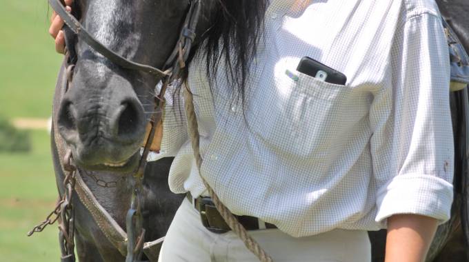 Smartphone e app: ce ne sono di utili anche per chi va a cavallo