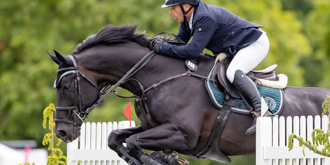 Robert Whitaker raddoppia a Hickstead