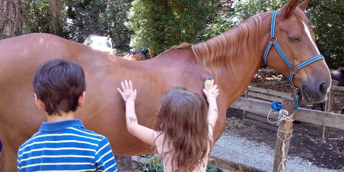 Arezzo, la Scuderia Pan fa incontrare bimbi e Saracino