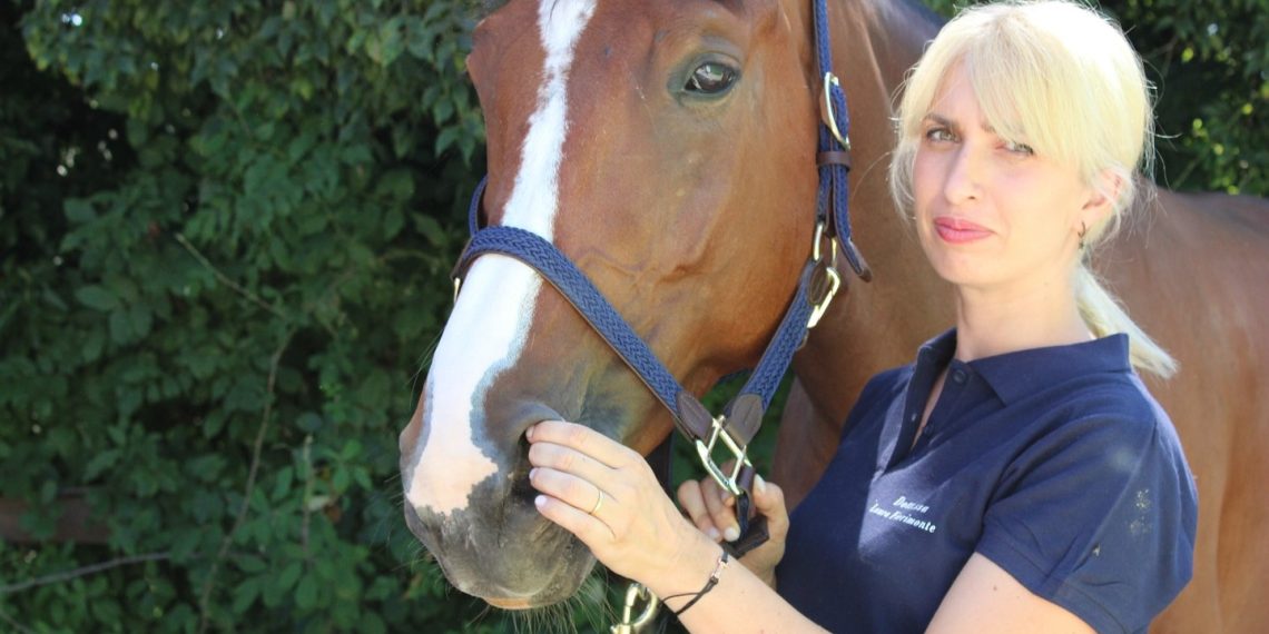 Libri di cavalli: ‘Stretching per il cavallo’, di Laura Fierimonte