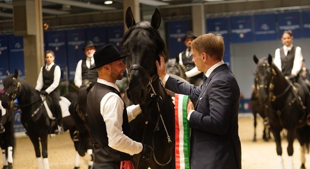 Cento anni di Murgese: la festa inizia a Fieracavalli