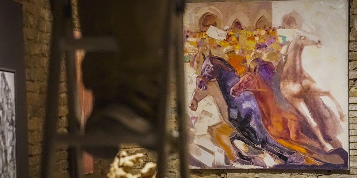 Regali d’Arte: Armand Xhomo e i suoi cavalli tra le nuvole