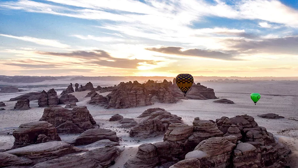 hot air balloons festivals skies hero 01
