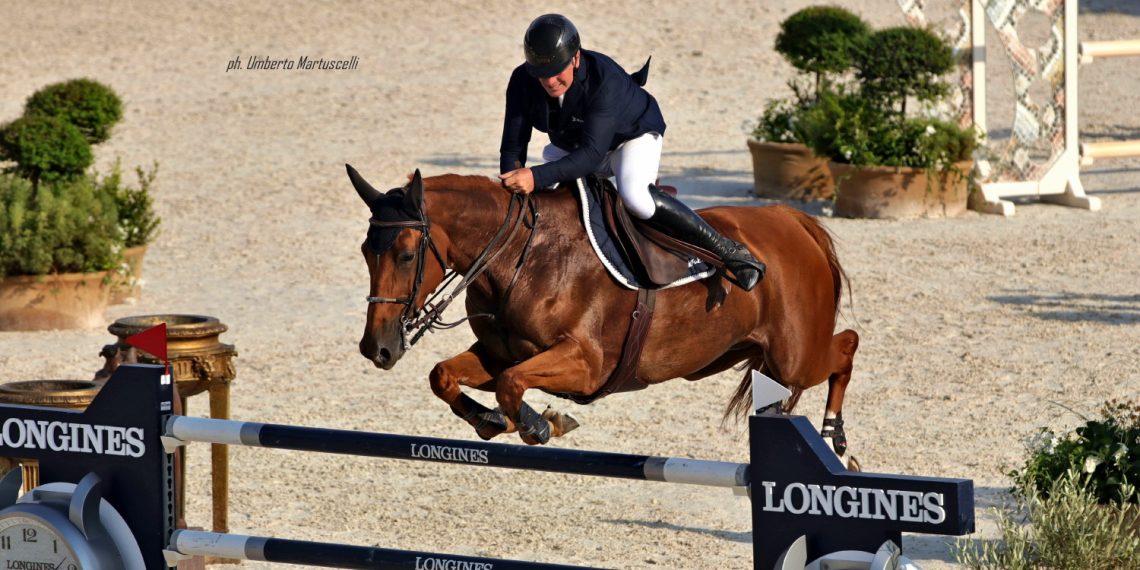 Bandiera francese su Hong Kong