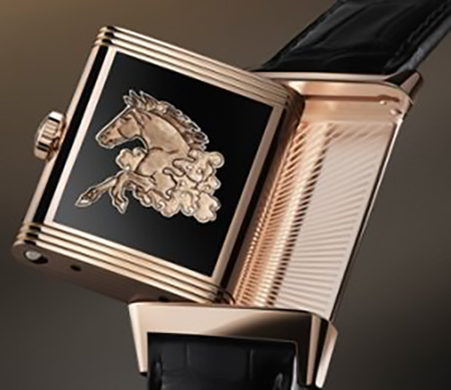 2025 q39324 reversotr enamel horse closeup2 srgb 16.91 300x260 1