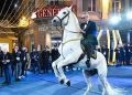 Sanremo: di che colore era il cavallo bianco di Bocelli?