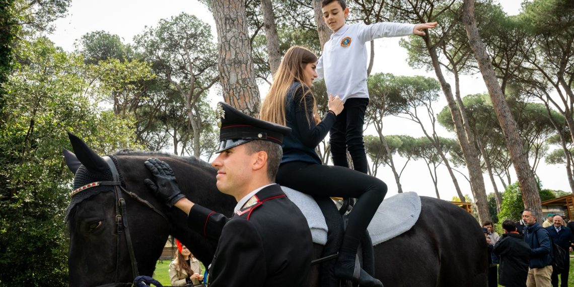Consapevolezza sull’Autismo: con tutti i sensi, con i Carabinieri!