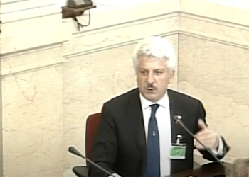 Cavalli sul tavolo… della Camera dei Deputati